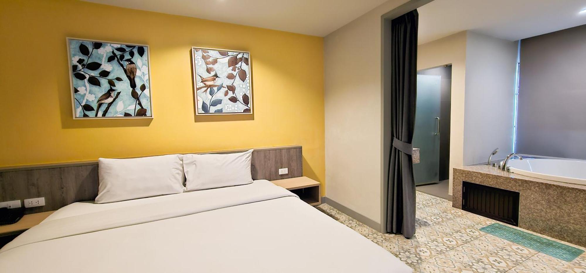 Recenta Suite Phuket Suanluang Ngoại thất bức ảnh