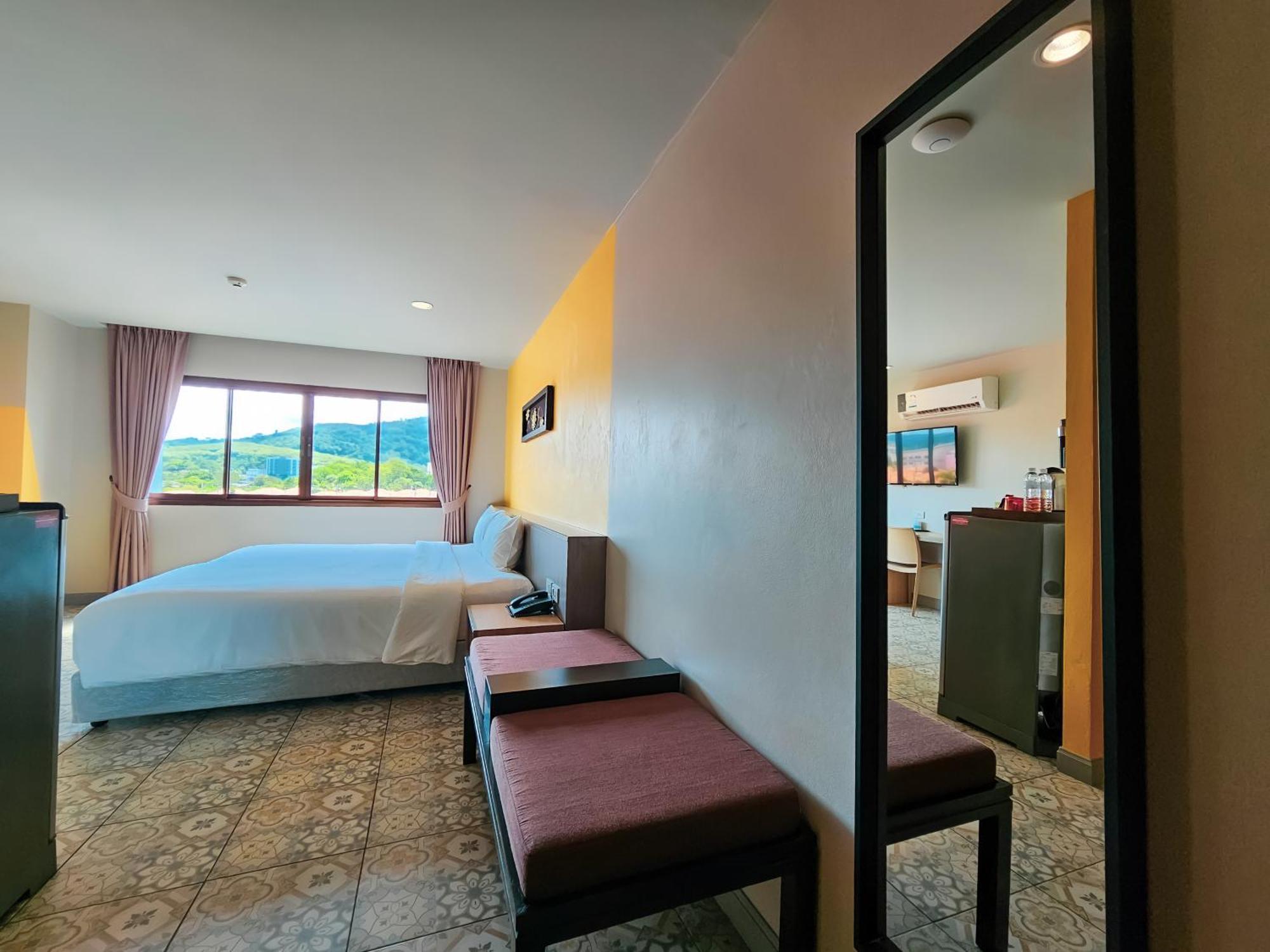 Recenta Suite Phuket Suanluang Ngoại thất bức ảnh